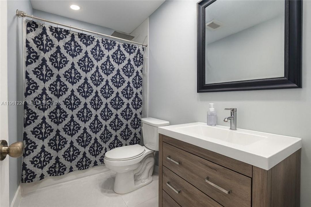 For Sale: $575,000 (4 beds, 3 baths, 1885 Square Feet)