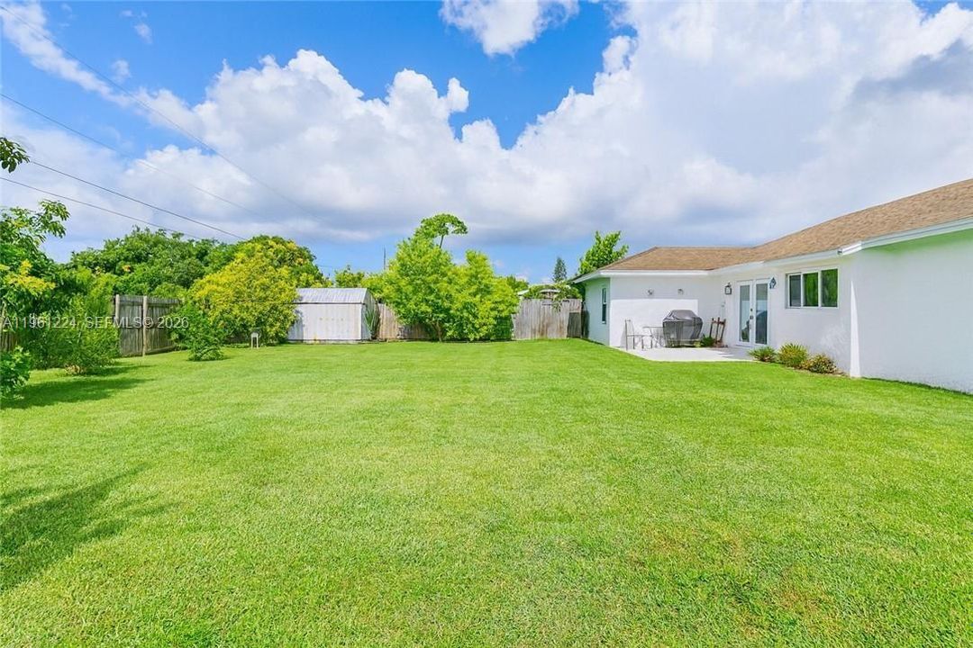 For Sale: $575,000 (4 beds, 3 baths, 1885 Square Feet)