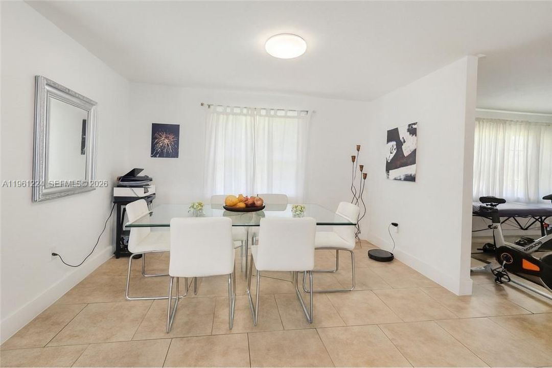 For Sale: $575,000 (4 beds, 3 baths, 1885 Square Feet)