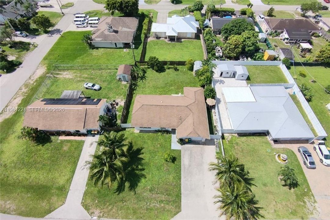 For Sale: $575,000 (4 beds, 3 baths, 1885 Square Feet)
