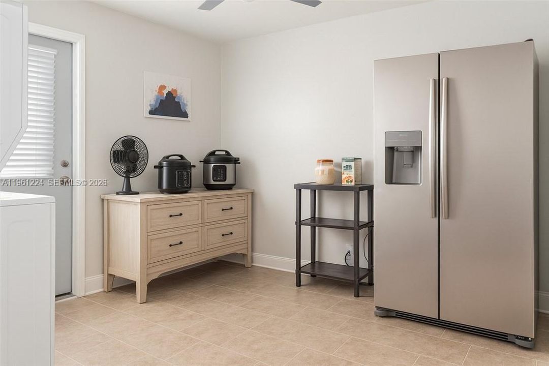 For Sale: $575,000 (4 beds, 3 baths, 1885 Square Feet)