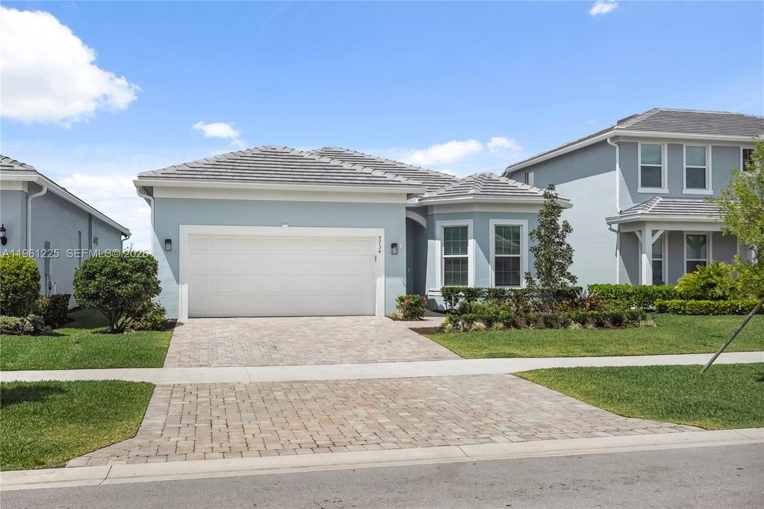 For Rent: $4,300 (3 beds, 3 baths, 2111 Square Feet)