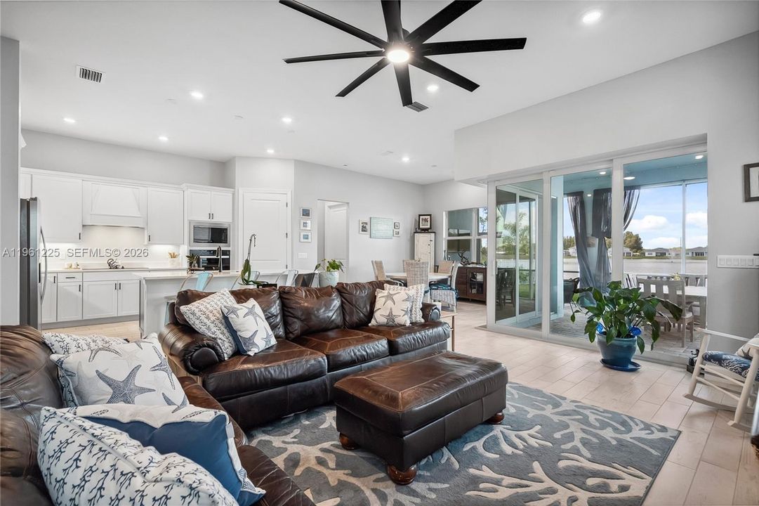 For Rent: $4,300 (3 beds, 3 baths, 2111 Square Feet)