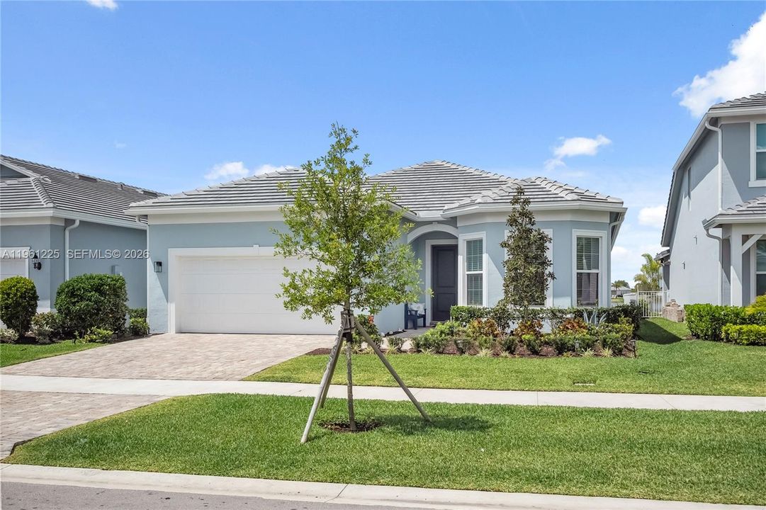 For Rent: $4,300 (3 beds, 3 baths, 2111 Square Feet)