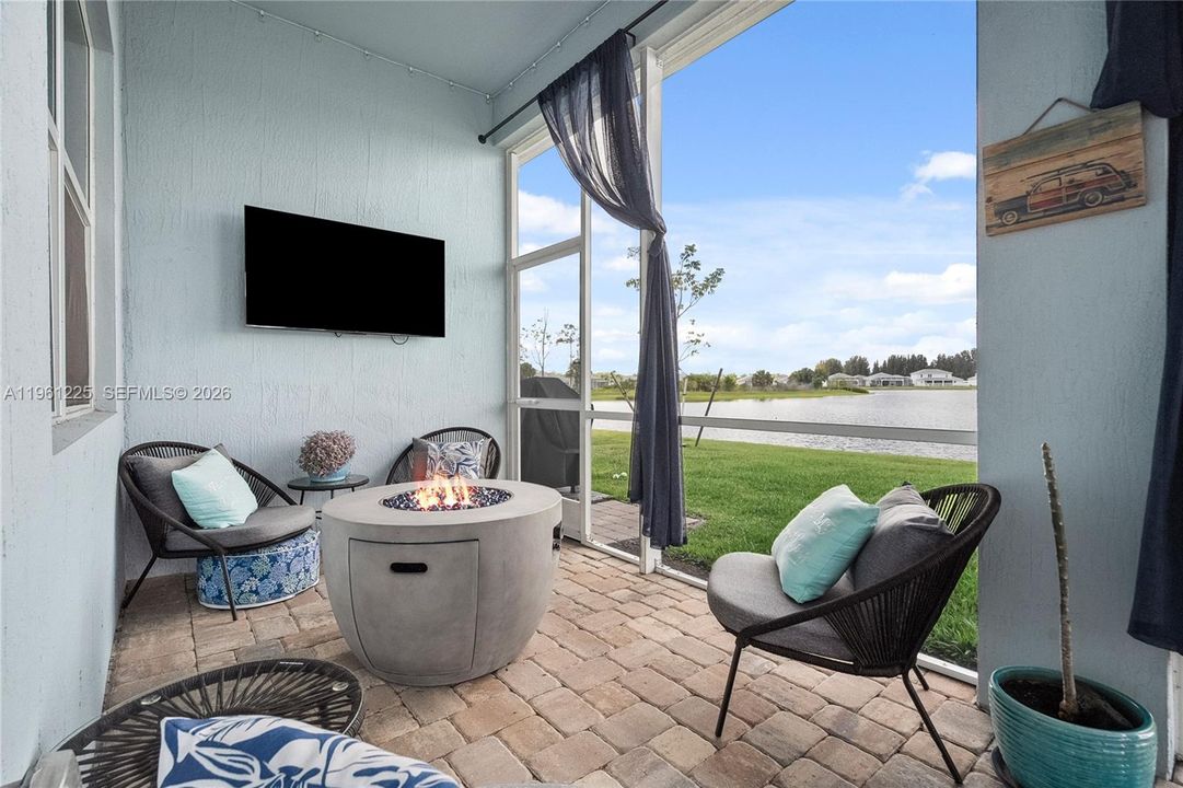 For Rent: $4,300 (3 beds, 3 baths, 2111 Square Feet)