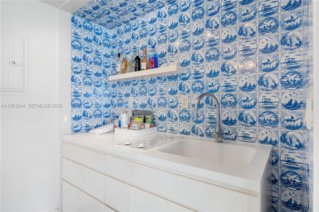 For Sale: $345,000 (0 beds, 1 baths, 530 Square Feet)