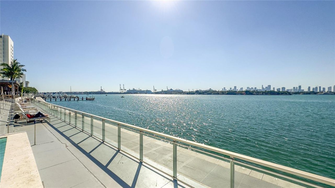 For Sale: $345,000 (0 beds, 1 baths, 530 Square Feet)