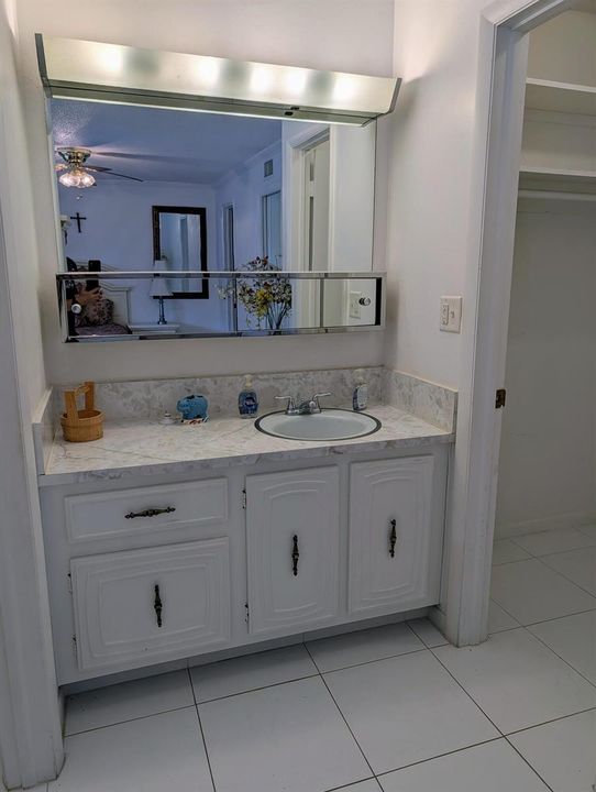 Master Vanity