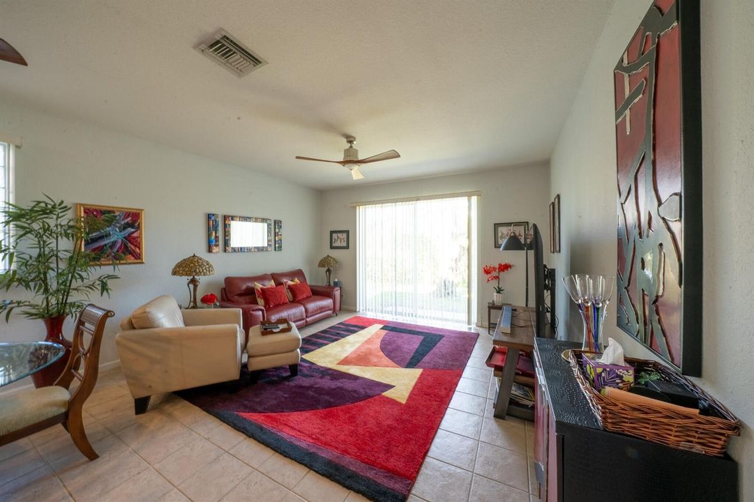 2BR05828-HDR-2
