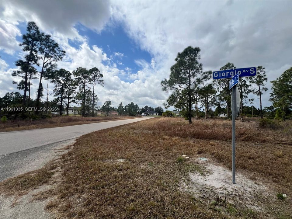待售: $20,000 (0.29 acres)