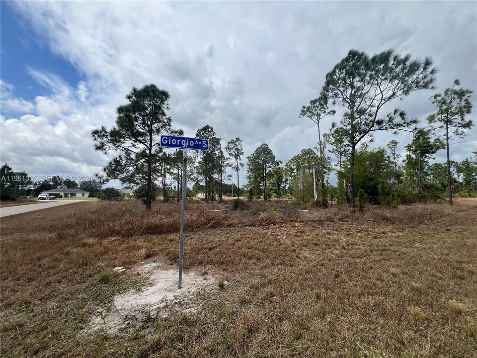 待售: $20,000 (0.29 acres)