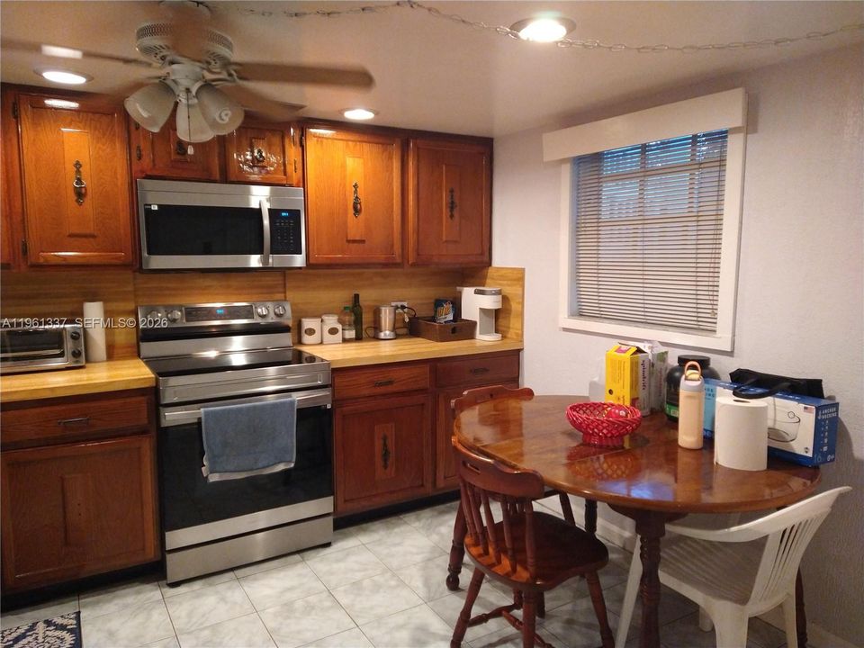 For Sale: $189,500 (2 beds, 2 baths, 1140 Square Feet)