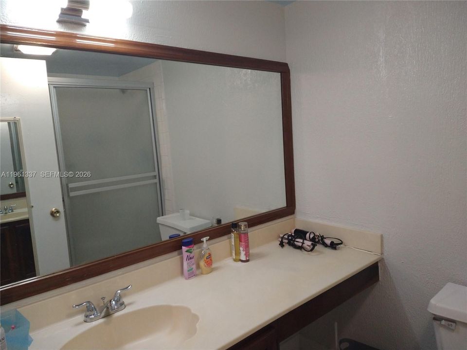 For Sale: $189,500 (2 beds, 2 baths, 1140 Square Feet)