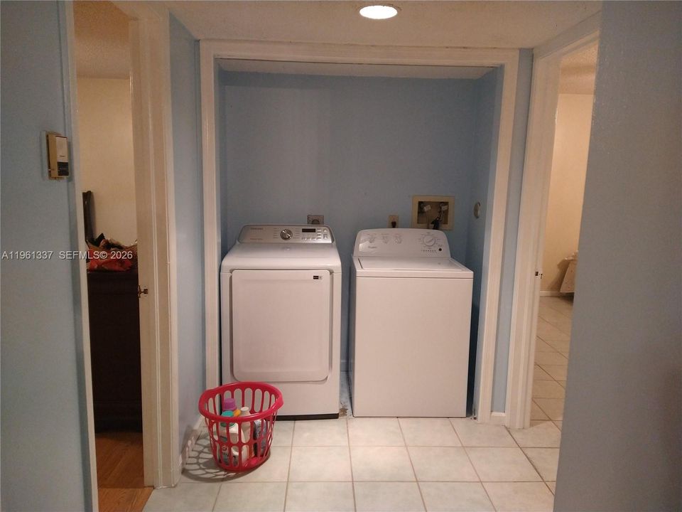 For Sale: $189,500 (2 beds, 2 baths, 1140 Square Feet)