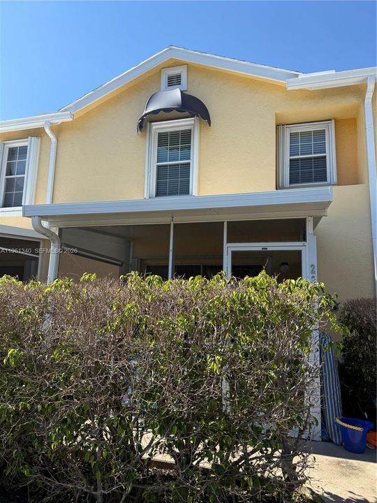 En Venta: $229,000 (2 camas, 2 baños, 1128 Pies cuadrados)