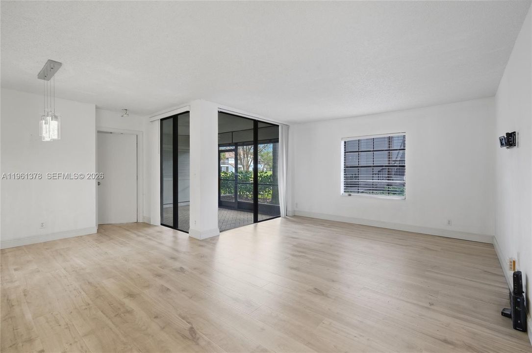 Activo con contrato: $165,000 (3 camas, 2 baños, 1134 Pies cuadrados)