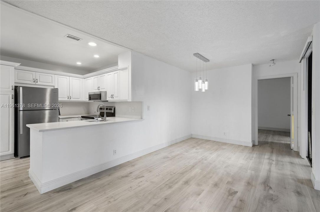 Activo con contrato: $165,000 (3 camas, 2 baños, 1134 Pies cuadrados)