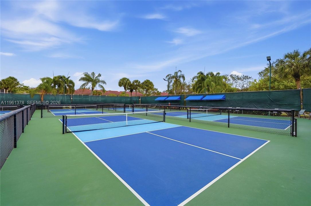Activo con contrato: $165,000 (3 camas, 2 baños, 1134 Pies cuadrados)