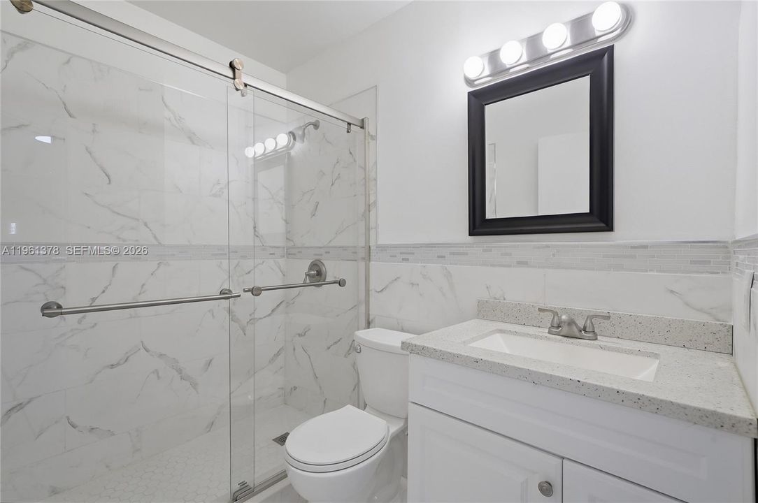 Activo con contrato: $165,000 (3 camas, 2 baños, 1134 Pies cuadrados)