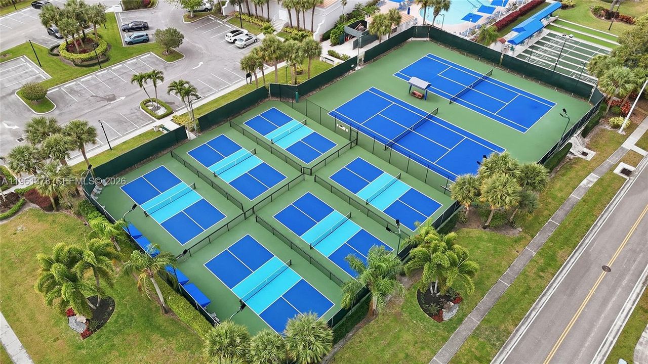 Activo con contrato: $165,000 (3 camas, 2 baños, 1134 Pies cuadrados)