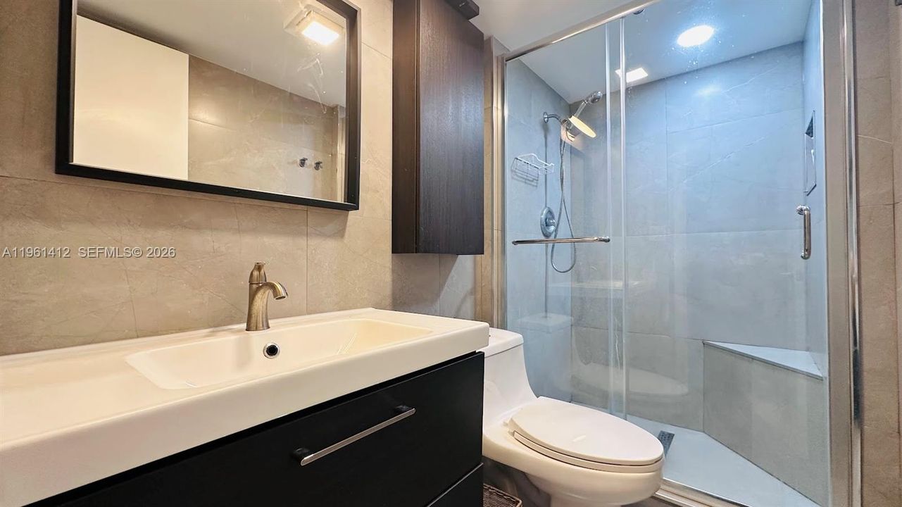 Active With Contract: $255,000 (2 beds, 2 baths, 1056 Square Feet)