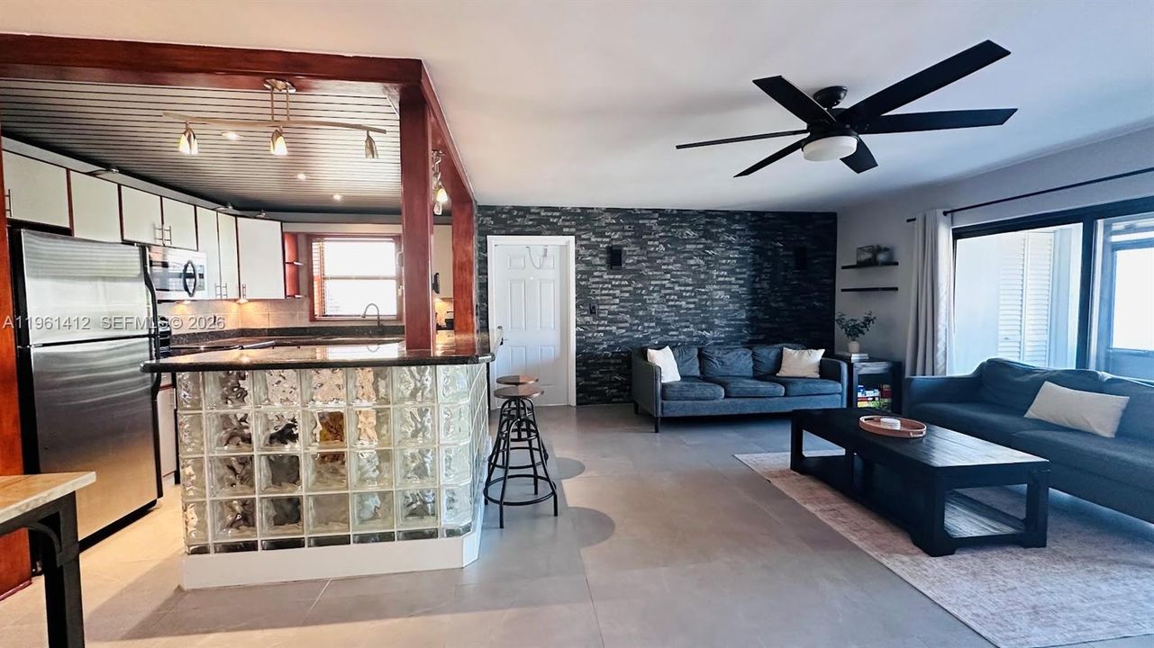 Active With Contract: $255,000 (2 beds, 2 baths, 1056 Square Feet)