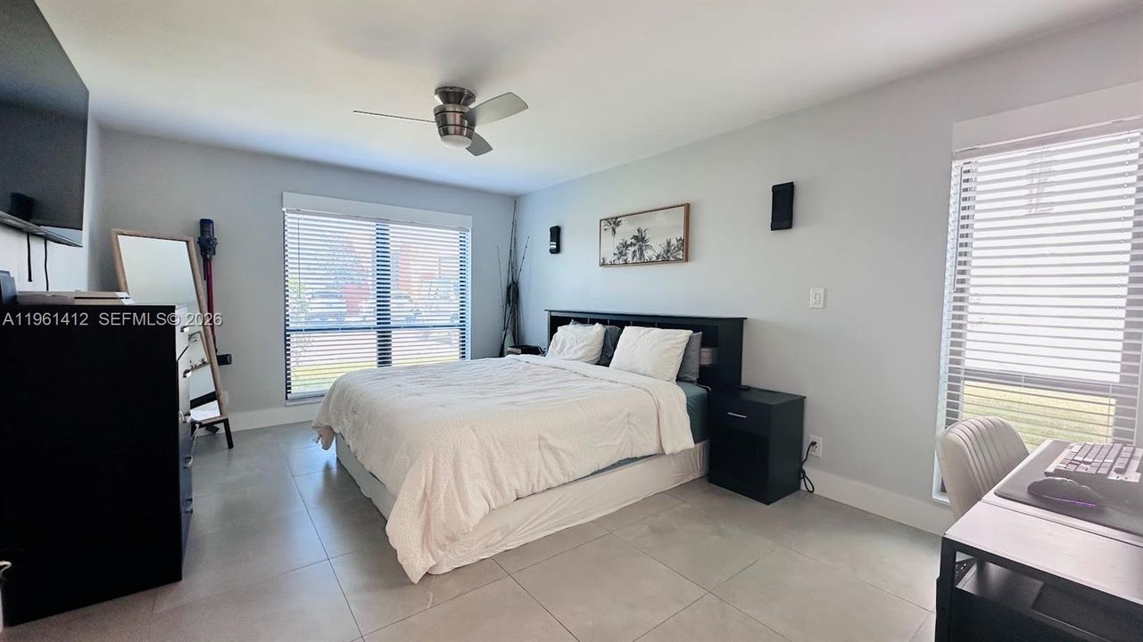 Active With Contract: $255,000 (2 beds, 2 baths, 1056 Square Feet)