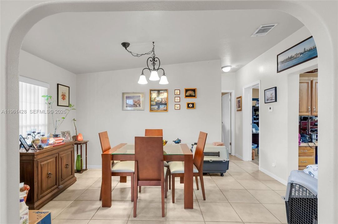 На продажу: $315,000 (3 спален, 2 ванн, 1690 Квадратных фут)