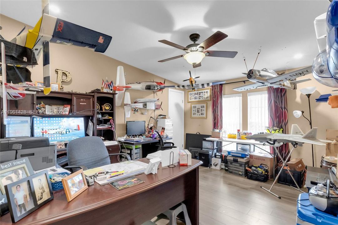 На продажу: $315,000 (3 спален, 2 ванн, 1690 Квадратных фут)