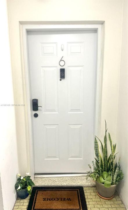 For Sale: $265,000 (2 beds, 1 baths, 660 Square Feet)