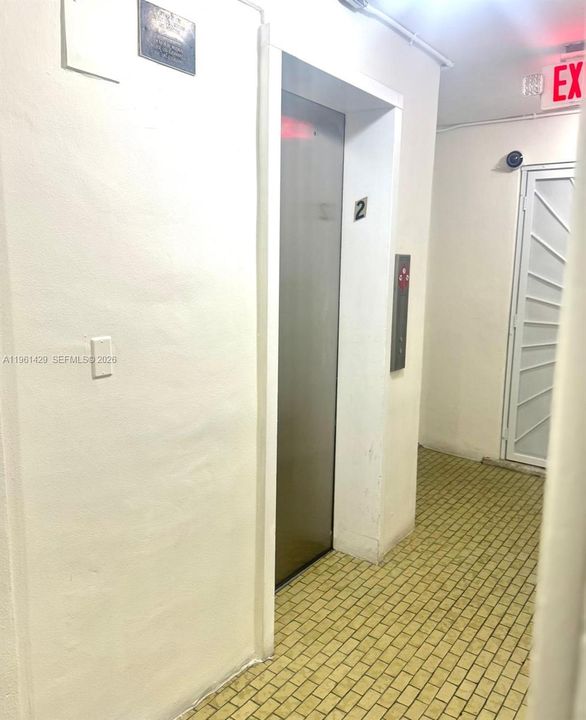 For Sale: $265,000 (2 beds, 1 baths, 660 Square Feet)