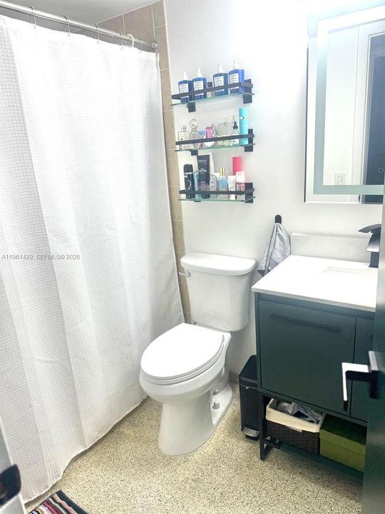 For Sale: $265,000 (2 beds, 1 baths, 660 Square Feet)