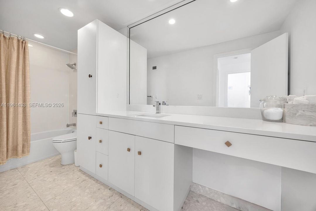 2nd Bathroom