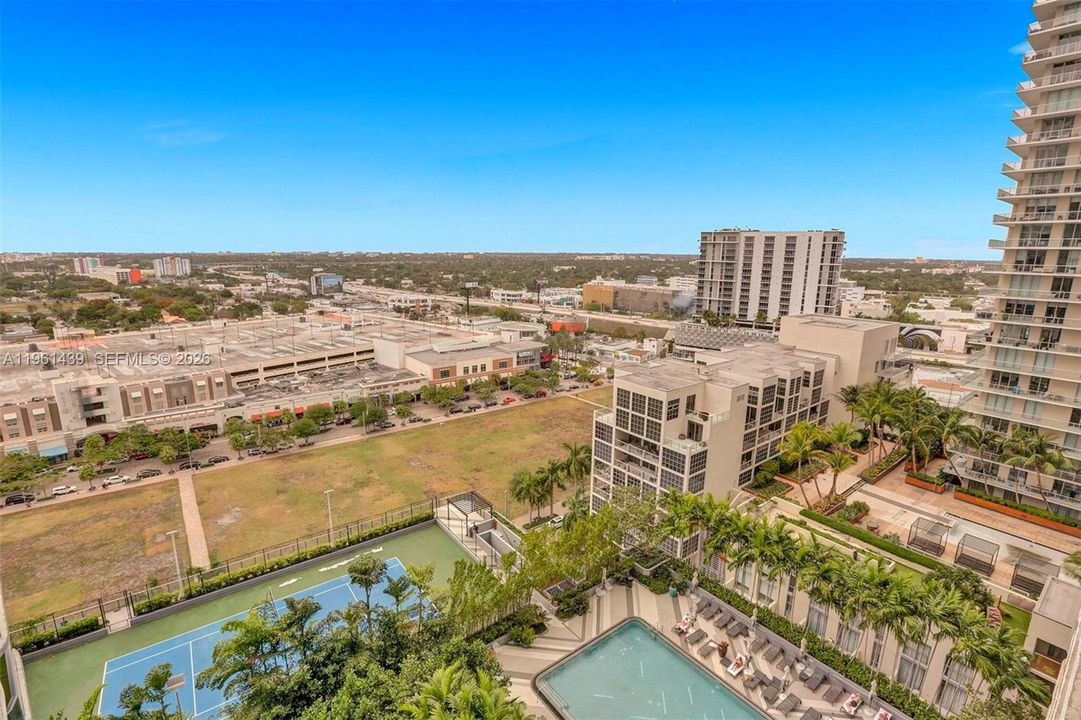 For Sale: $489,900 (1 beds, 1 baths, 681 Square Feet)