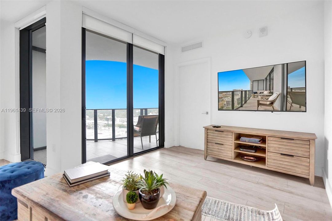 For Sale: $489,900 (1 beds, 1 baths, 681 Square Feet)