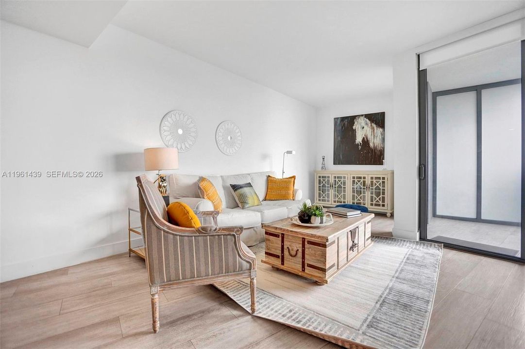 For Sale: $489,900 (1 beds, 1 baths, 681 Square Feet)