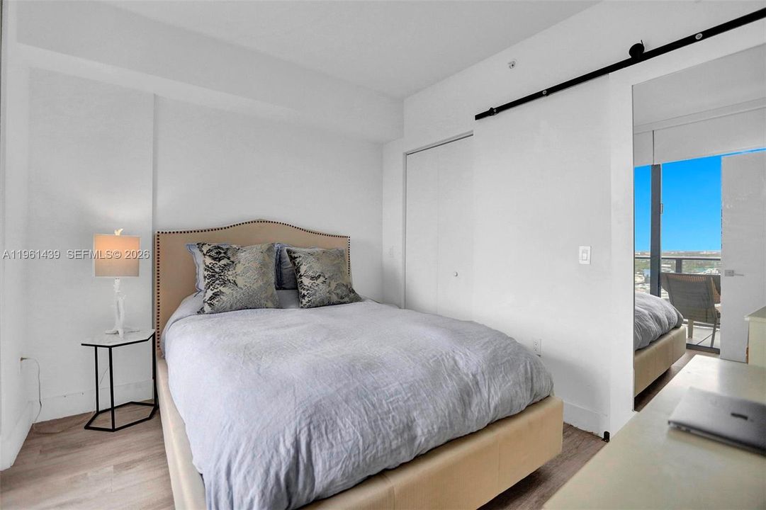 For Sale: $489,900 (1 beds, 1 baths, 681 Square Feet)