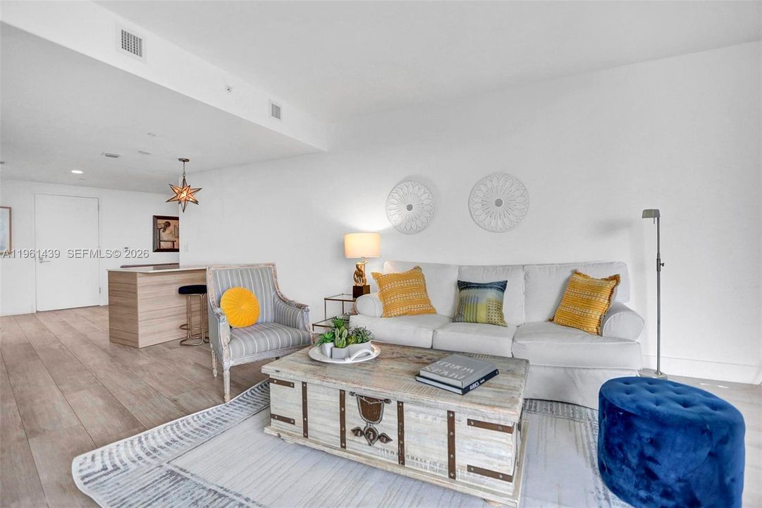 For Sale: $489,900 (1 beds, 1 baths, 681 Square Feet)