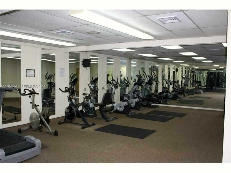 For Sale: $200,000 (1 beds, 1 baths, 640 Square Feet)