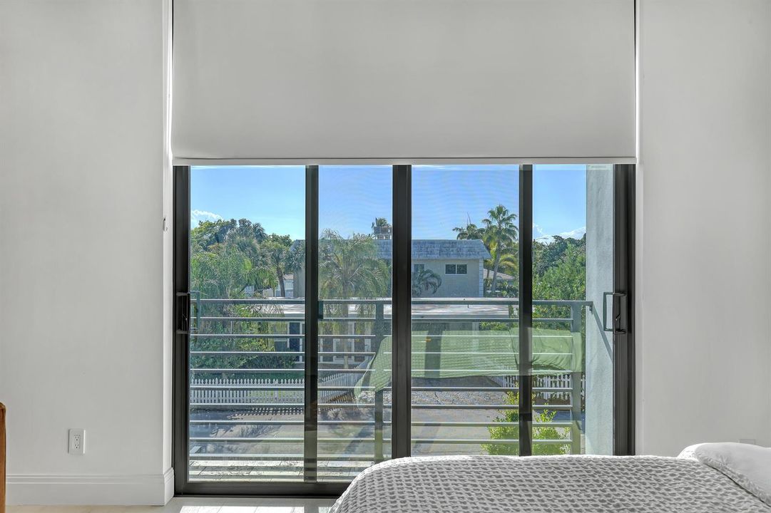 703 NE 5th (30)