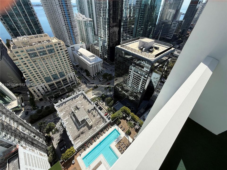 For Sale: $634,000 (1 beds, 1 baths, 830 Square Feet)