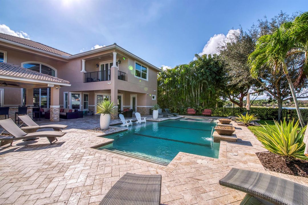 Custom Saltwater Pool & Spa