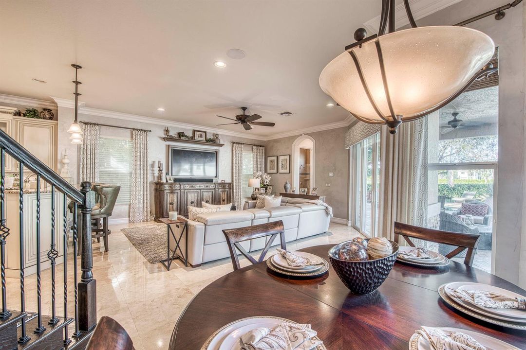 Breakfast Nook | Family Room