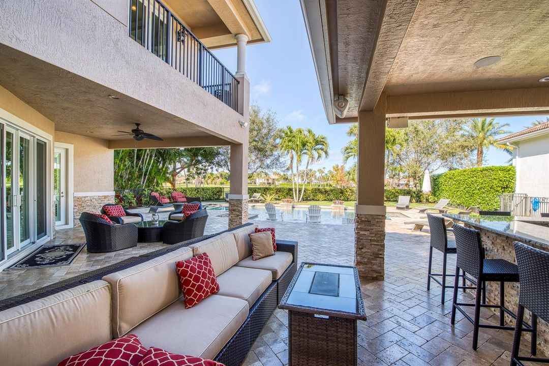 Custom Outdoor Kitchen & Bar