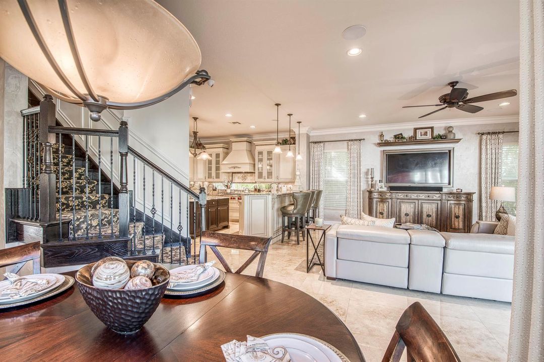 Breakfast Nook | Family Room