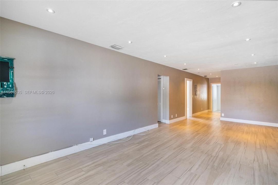 En Venta: $1,250,000 (0 camas, 0 baños, 2064 Pies cuadrados)