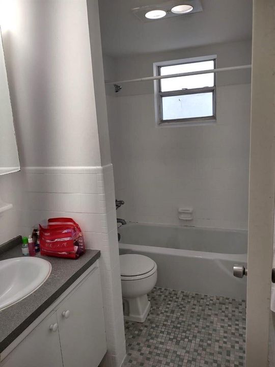 Hallandale Mariana 6