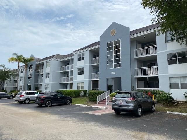 Activo con contrato: $229,900 (2 camas, 2 baños, 1113 Pies cuadrados)
