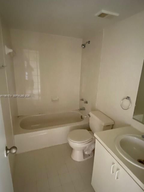 Activo con contrato: $229,900 (2 camas, 2 baños, 1113 Pies cuadrados)