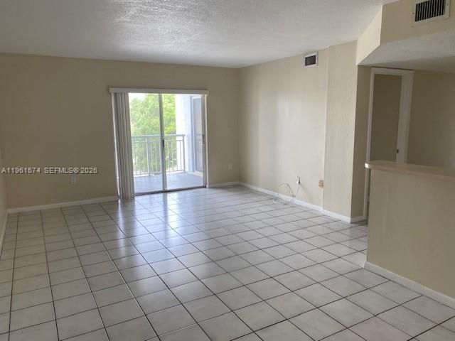 Activo con contrato: $229,900 (2 camas, 2 baños, 1113 Pies cuadrados)